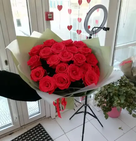 Букет из красных роз