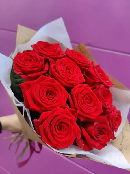 Букет из красных роз