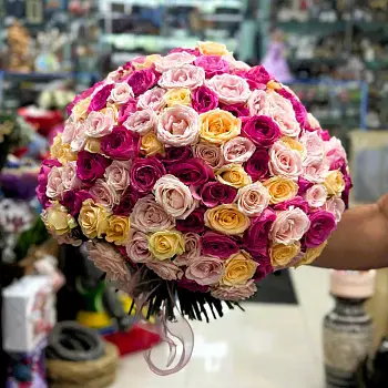 101 разноцветная роза